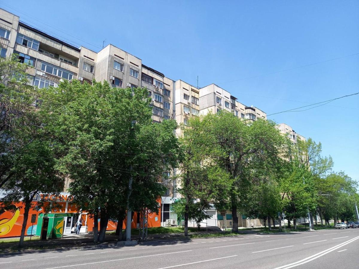 "Современный Уют" Квартира Alma-Ata Exteriör bild